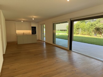 ***NEUER PREIS *** 4.5 Zimmer-Gartenwohnung