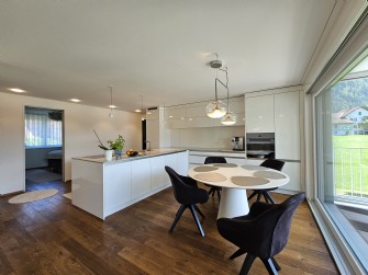 Stilvolle 4.5-Zimmer-Wohnung mit Wintergarten